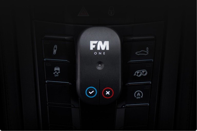 Review van Flitsmeister ONE. Nooit meer bekeuringen!