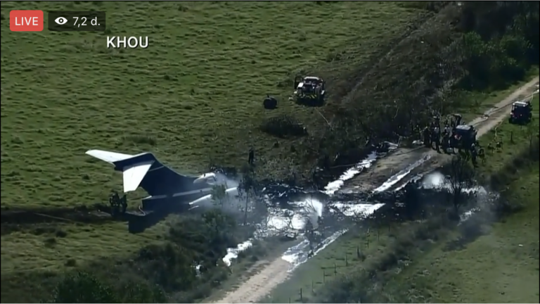 Analysis of the MD-87 crash at Houston Executive airport at October 19