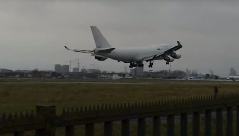 ASL Airlines vliegt sinds kort ultrakorte vluchten tussen Oostende en Luik. Geforceerd door China?