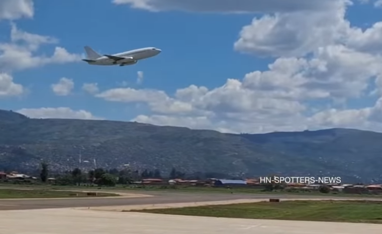 Boeing 737-200 reactivated after 3 years of storage