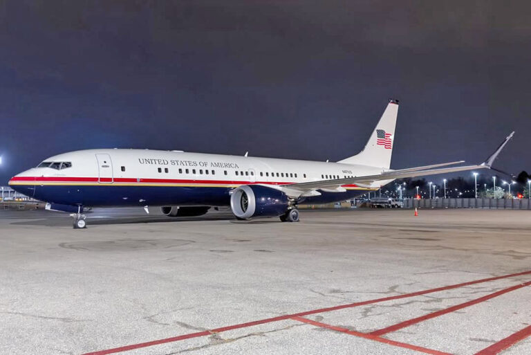 Newly Repainted Boeing 737 MAX 8 BBJ Linked to U.S. Department of Homeland Security Operations