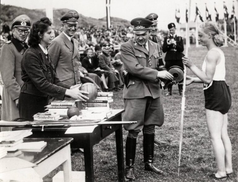 Opnieuw de fout in: ANP claimt weer ten onrechte auteursrecht op foto van nazi-fotograaf